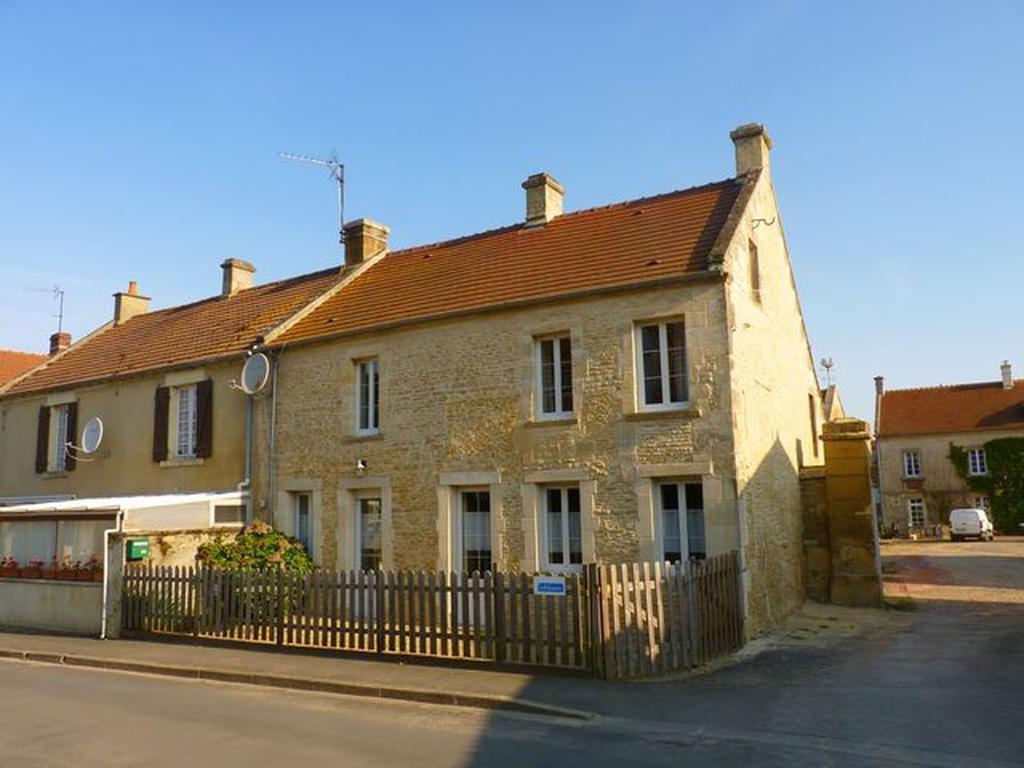 Maison Ancienne Entierement Renovee Pour 5 Personnes Beny-sur-Mer Rom bilde